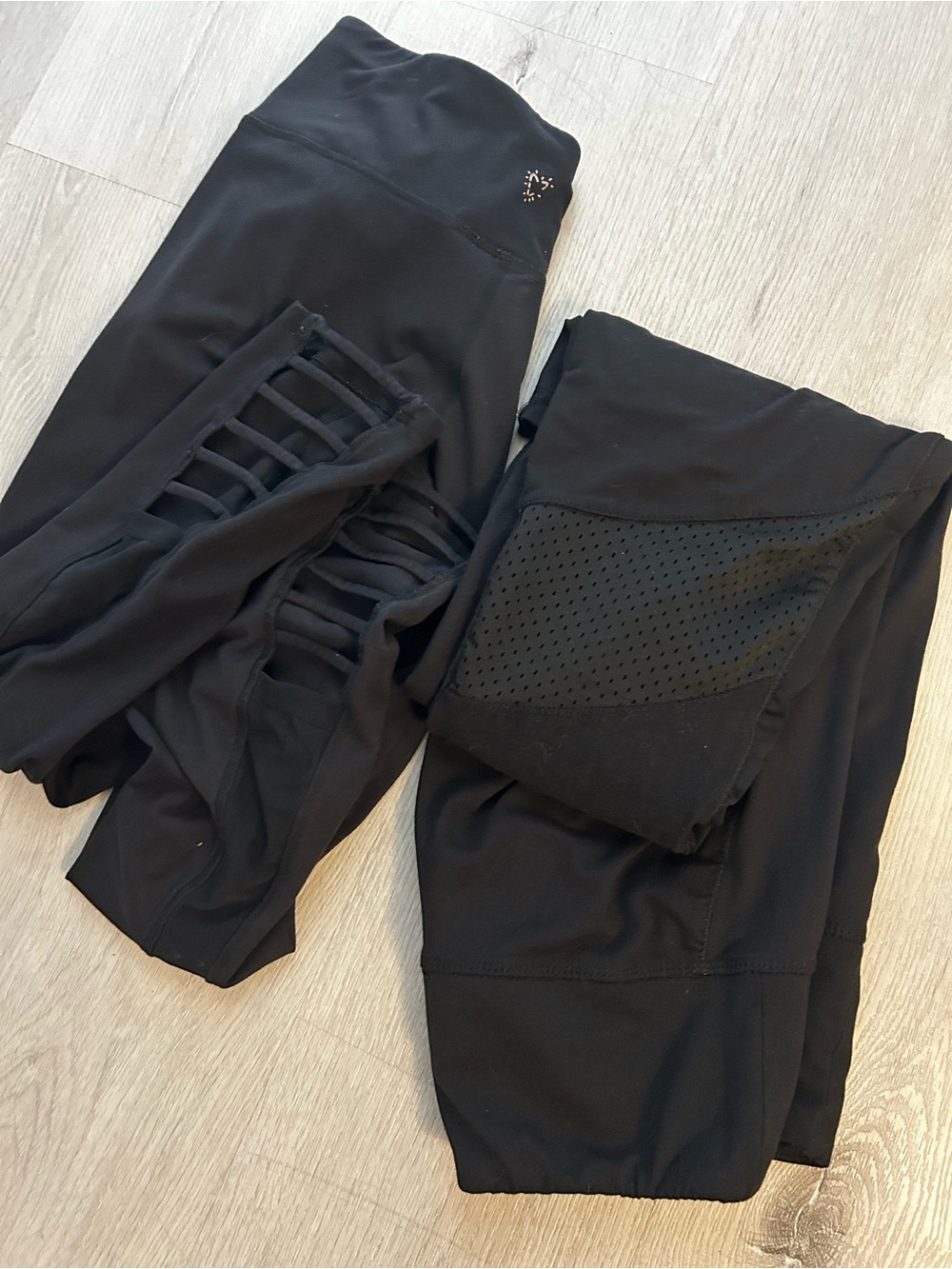 Black Women's High-Waist Performance Leggings with Cutout Detail